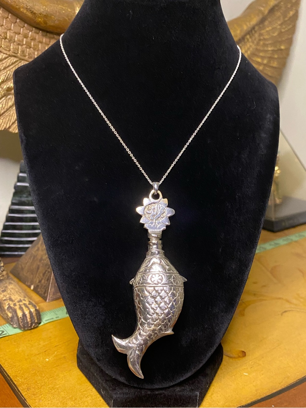 Vintage Silver Fish-Shaped Pendant Necklace - Silver Color